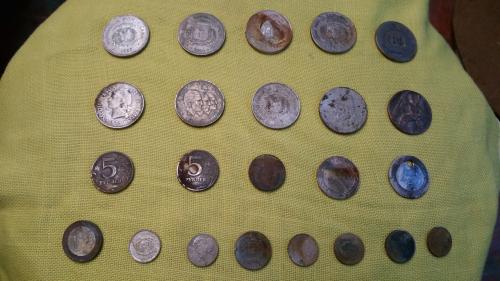 Tengo un amplio combo de monedas antiguas - Imagen 1