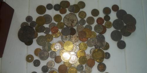 Yo tengo muchas monedas de diferentes paíse - Imagen 1
