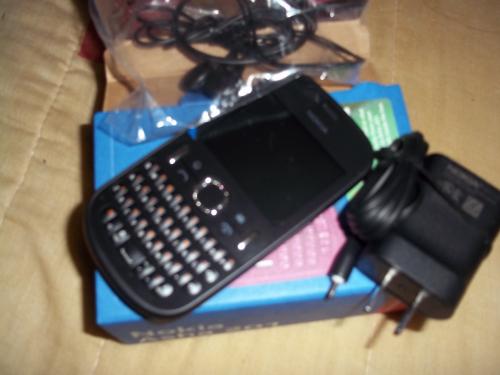 Vendo Nokia Asha 201 negro nuevo en su caja  - Imagen 3